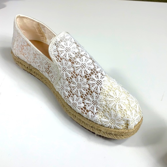 Toms Shoes - NWT TOMS LACE LOAFER